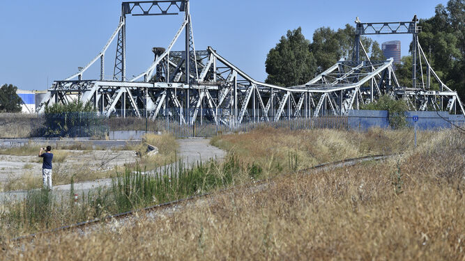 El antiguo puente de Alfonso XIII en una imagen tomada este verano.