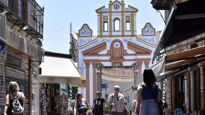 Portada del Corpus en la Plaza de San Francisco que está dedicada este año a la parroquia y la Hermandad de San Gonzalo.
