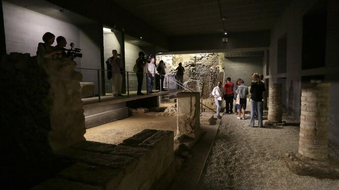 La parte de la cripta ya acondicionada durante la visita por el día del turismo.
