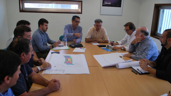 El delegado territorial de Fomento y el alcalde presidieron esta reunión.