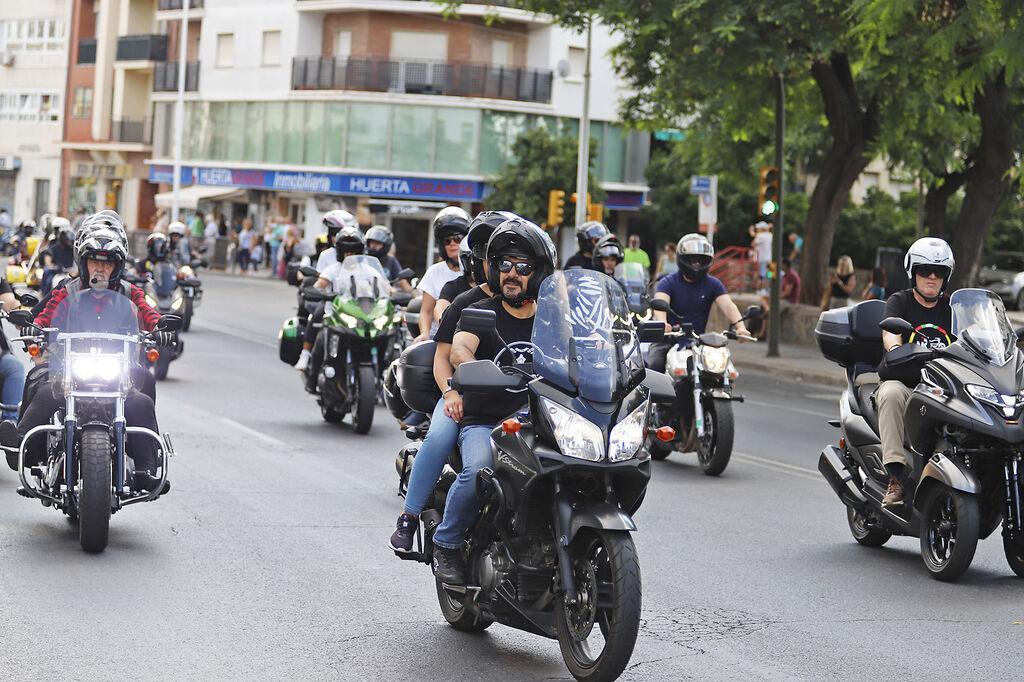 Las motos del club Descubridores toman las calles de Huelva