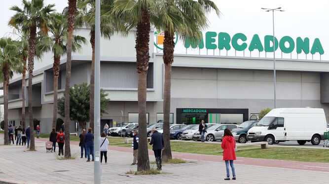 Entrada de Mercadona en Huelva.