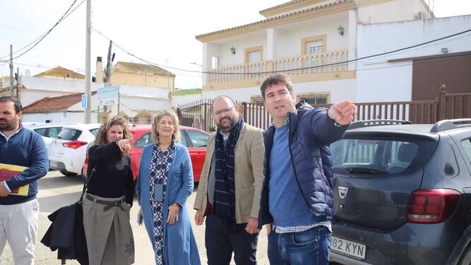 visita a La Ina, en Jerez, por parte del diputado provincial Javier Bello