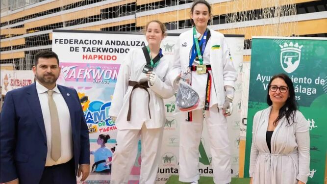 Daniela Holgado se proclama campeona de Andalucía de Taekwondo cadete.