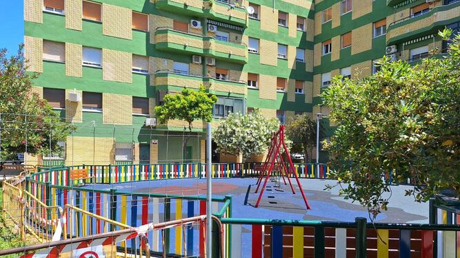 Parque infantil de Ciudad Jardín precintado por la Policía Local