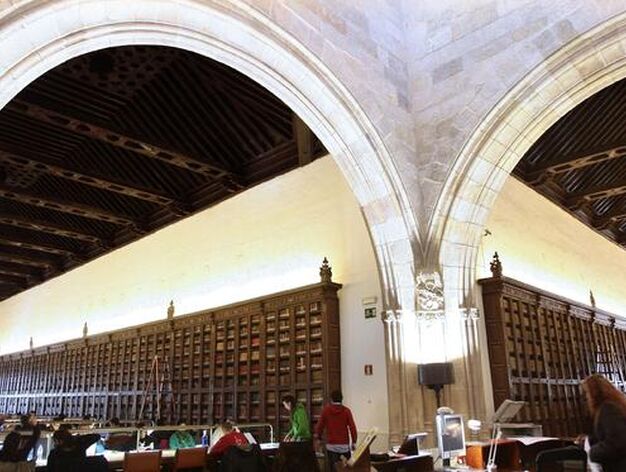 Biblioteca General de la Universidad de Granada, en el Hospital Real.
