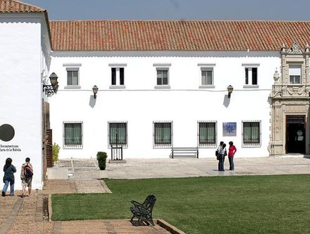 Fachada de la sede de la UNIA en La R&aacute;bida (Huelva)

Foto: JOSU&Eacute; CORREA