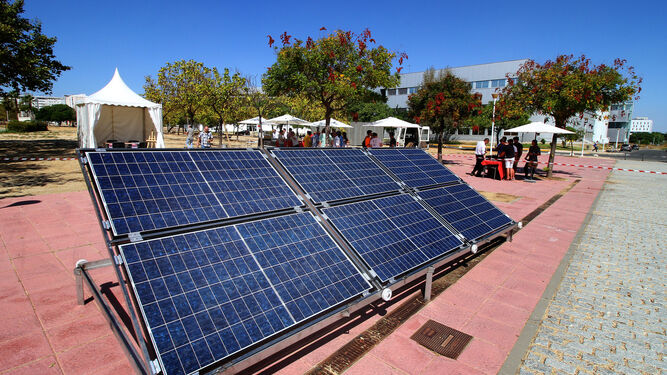 Paneles solares de la unidad de generación.