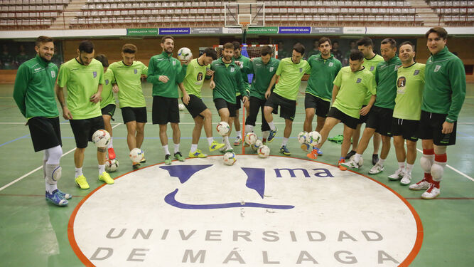Jugadores del equipo de fútbol sala de la Universidad de Málaga.