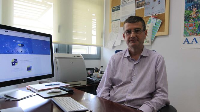El catedrático de la Universidad de Almería, Antonio Salmerón, desarrollador del proyecto.
