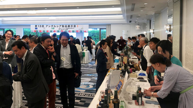 Tokio ha albergado la presentación de productos, con cerca de 300 agentes nipones.