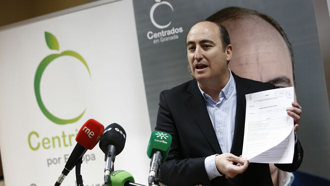 Juan García Montero se presenta por Centrados en Granada tras su paso por el PP