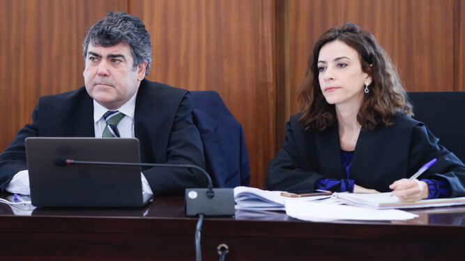 Luis García Navarro y Lourdes Fuster, en el juicio de los ERE.