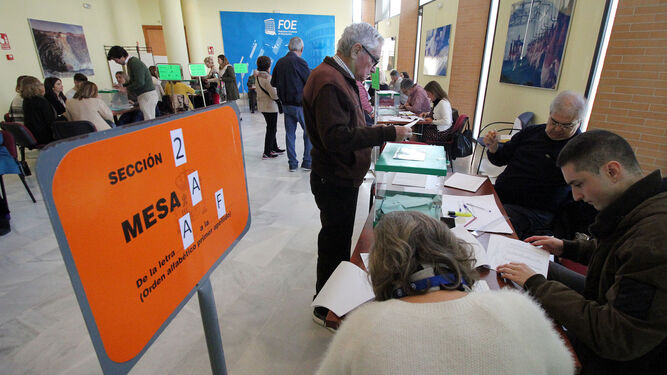 Colegio electoral en Huelva en la pasada convocatoria de elecciones.