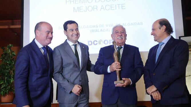 El presidente de la Junta, Juan Manuel Moreno, asistió a la entrega de premios.