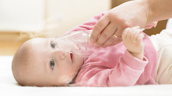 La bronquiolitis afecta sobre todo a bebés menores de dos años.