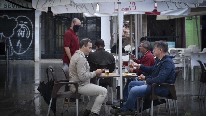 La terraza de una bar de Sevilla.