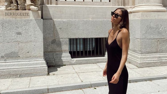 Vestidos negros: Los 12 looks que demuestran que son la tendencia con más estilo del verano.