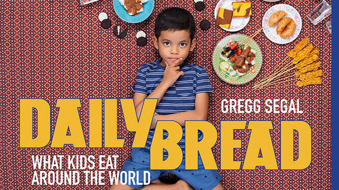 La historia detrás de la alimentación, la cultura y la infancia: Las imágenes del fotógrafo que retrató a 60 niños de todo el mundo rodeados de lo que comen
