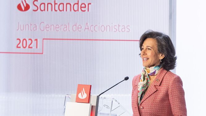 La presidenta de Banco  Santander, Ana Botín, ayer, durante la junta general de accionistas de 2021