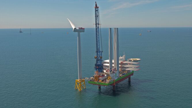 Una estación de generación de energía eólica  marina de Iberdrola.