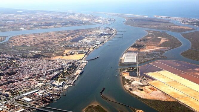 Vista aérea del estuario del Odiel y el Tinto en Huelva.