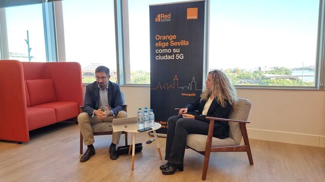 Diego Martínez, director general de Orange B2C, y Angélica Sánchez Plaza, directora del negocio Convergente Orange
