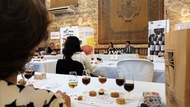 Cata-maridaje de mantecados y polvorones de Estepa y los vinos de Jerez en la bodega Álvaro Domecq.