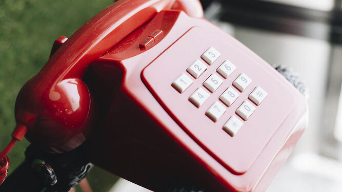 El teléfono rojo, icono de Línea Directa Aseguradora.