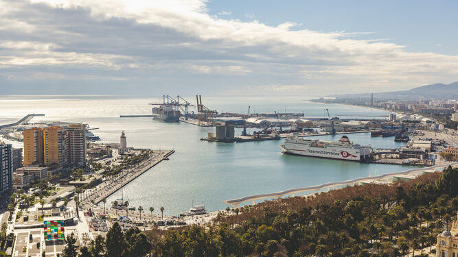 Panorámica del puerto de Málaga
