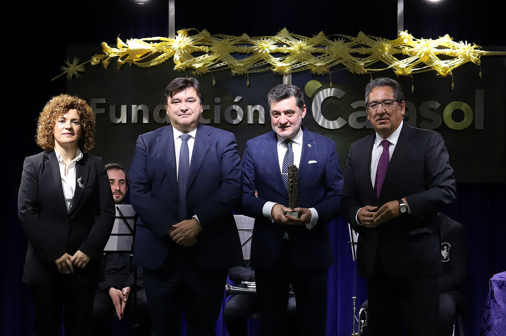 Eduardo Sugra&ntilde;es recibe el III premio "Gota a Gota de Pasi&oacute;n" de la Fundaci&oacute;n Cajasol