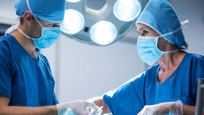 Encuentran el 'error' en la operación fallida del trasplante del corazón de cerdo a un humano
