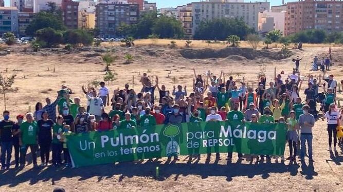 Integrantes de Bosque Urbano Málaga en los suelos de Repso