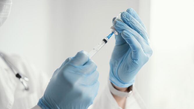 España compra millones de vacunas de la viruela tradicional para frenar los contagios de 'viruela del mono'