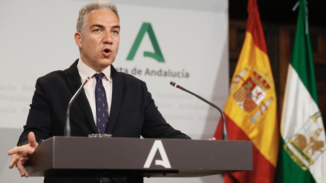 El consejero de la Presidencia y portavoz del Ejecutivo andaluz, Elías Bendodo, durante la rueda de prensa tras la reunión del Consejo de Gobierno celebrada este martes