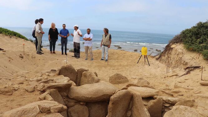 Restos de la segunda necrópolis megalítica de 4000 años hallada en el Cabo de Trafalgar