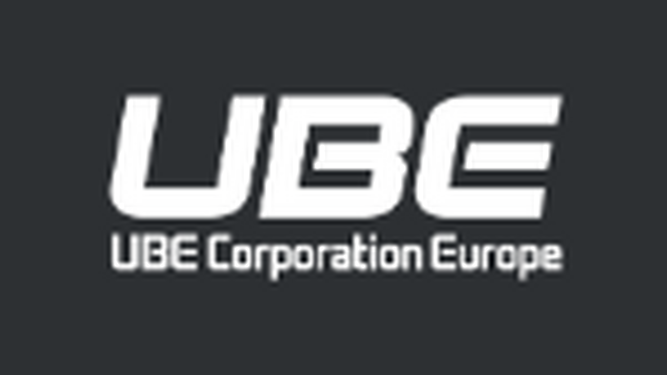 Logo de UBE Corporation Europe.