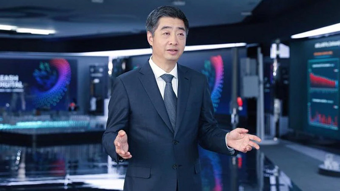 Ken Hu, Rotating Chairman de Huawei, hablando en el Huawei Connect 2022 de París.