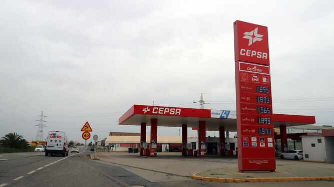 Una de las gasolineras Cepsa de Huelva.