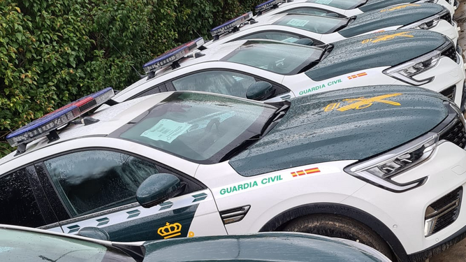 La Guardia Civil recibe 380 automóviles y 157 motos todoterreno eléctricas