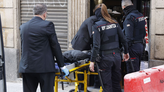 Una mujer ha sido asesinada en un bar en Bilbao.