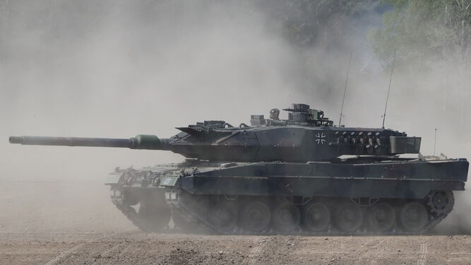 Un 'Leopard 2' del Ejército alemán, durante unas maniobras.