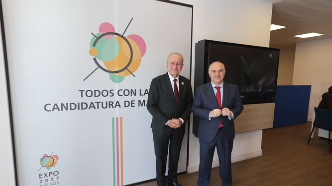 Francisco de la Torre, alcalde de Málaga, y Juan Ignacio Zafra, director territorial de CaixaBank en Andalucía.