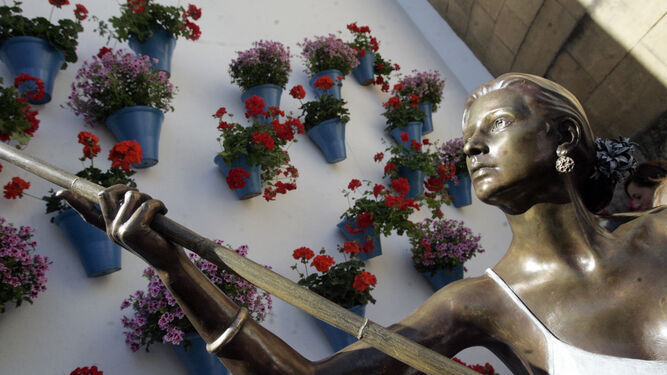 Una de las esculturas más conocidas de Córdoba se viene a Huelva