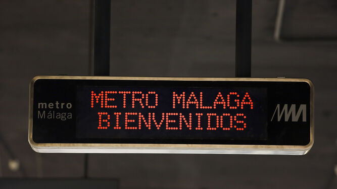 Rótulo que da la bienvenida a Metro Málaga.