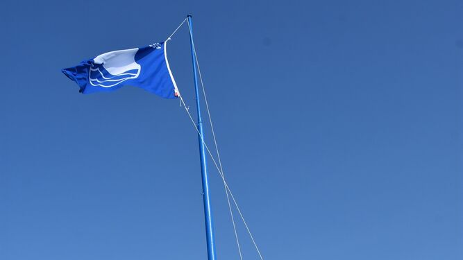 Izada de la Bandera Azul en Punta Umbría