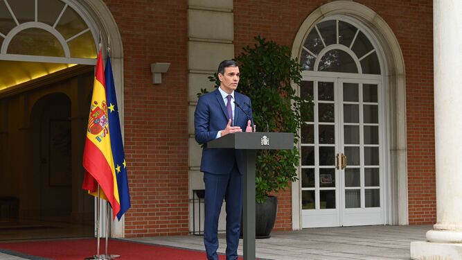 Pedro Sánchez en la comparecencia en el palacio de la Moncloa de hace 11 meses, cuando adelantó las elecciones al 23J.